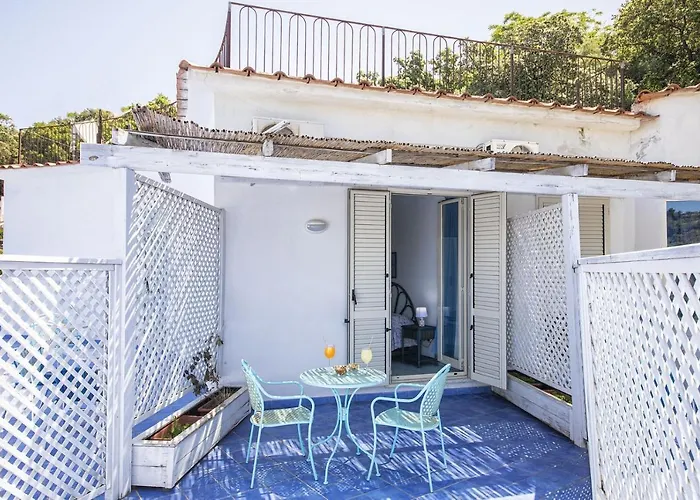 Отель Bristol 3*