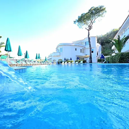 Bristol Hotel 3*