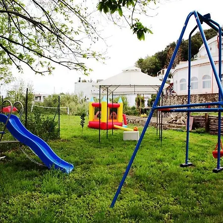 מלון Bristol 3*