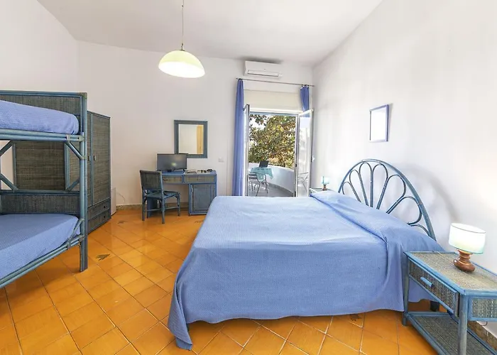 Bristol Ξενοδοχείο 3*