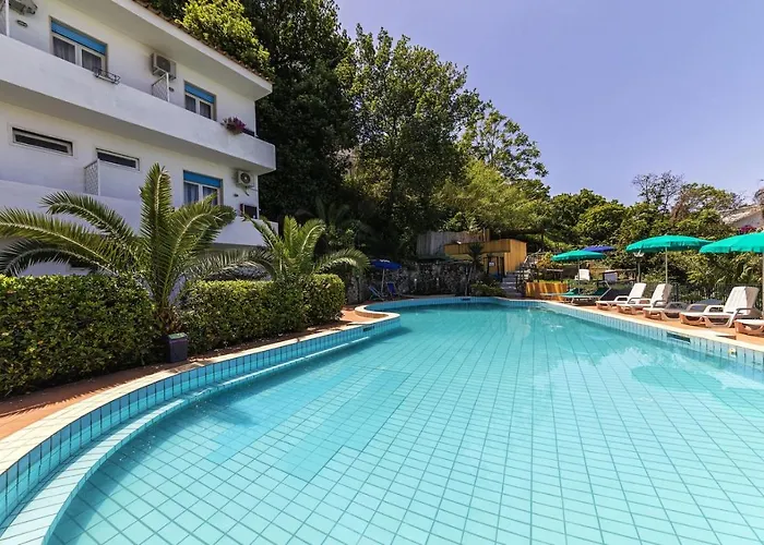 Bristol Ξενοδοχείο 3*