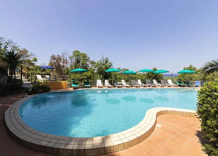 Ξενοδοχείο Bristol 3*