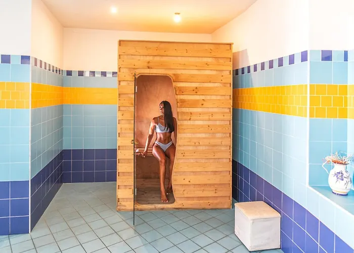 Ξενοδοχείο Bristol 3*