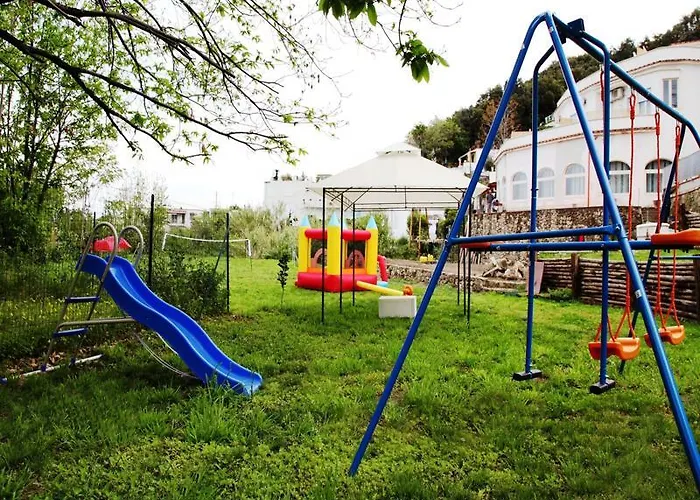 Ξενοδοχείο Bristol 3*